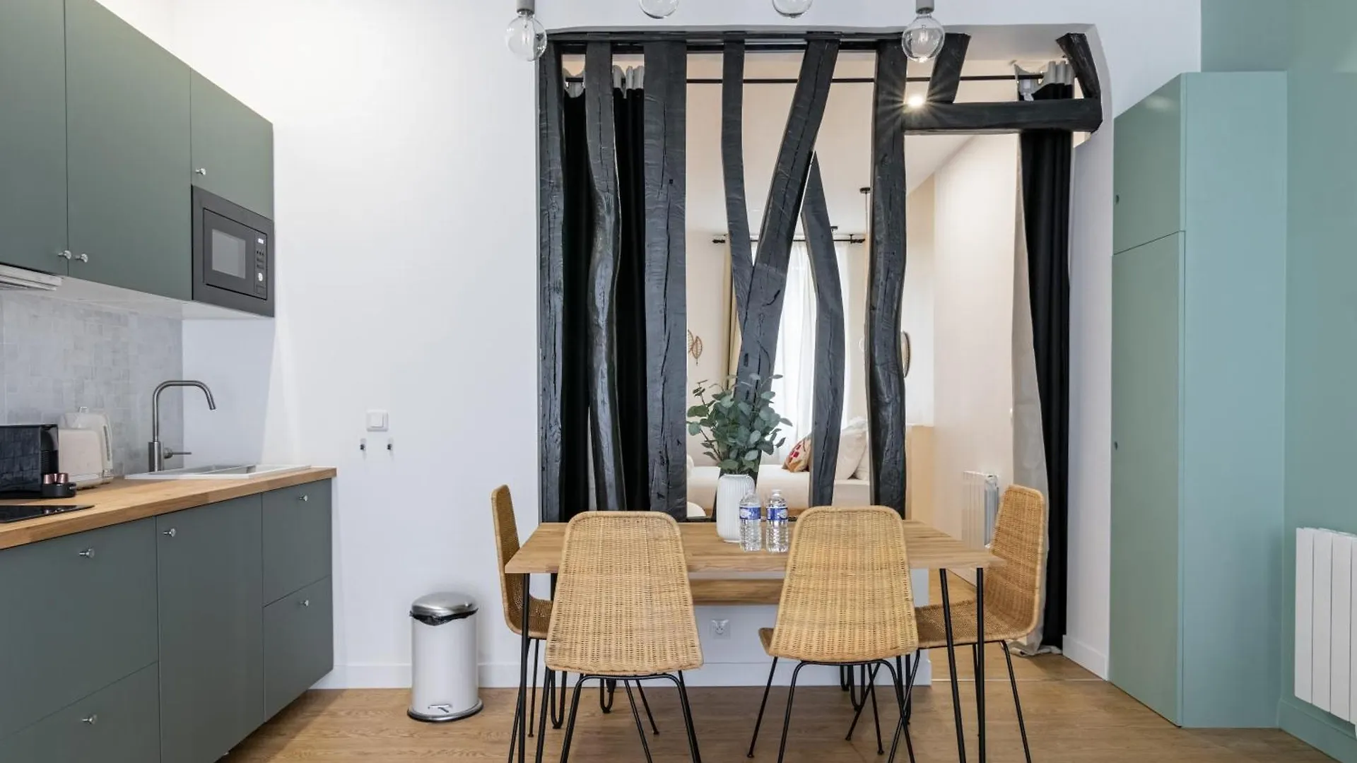 Relax In On Old Art Galery Apartment Paris 0*,  France