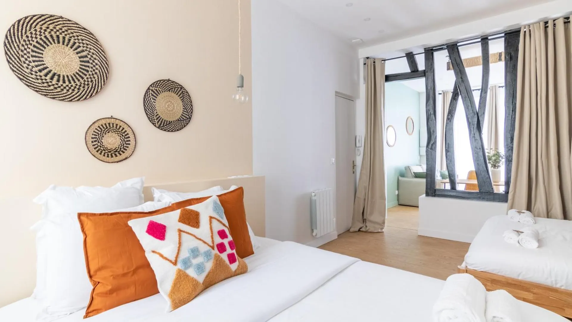 Relax In On Old Art Galery Apartment Paris 0*,